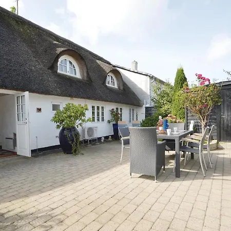Three-bedroom In * Hojer