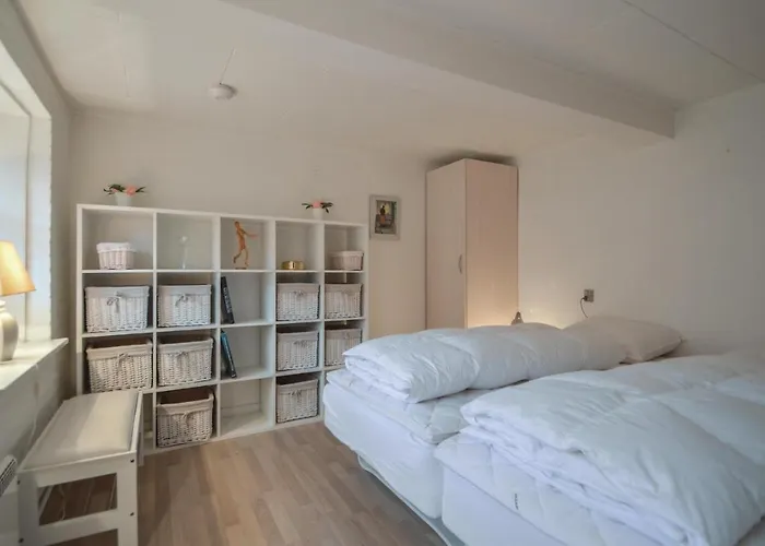 Holiday home Three-bedroom In Hojer